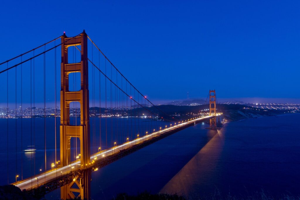 The Golden Gate Bridge is the seventh wonder of the modern world